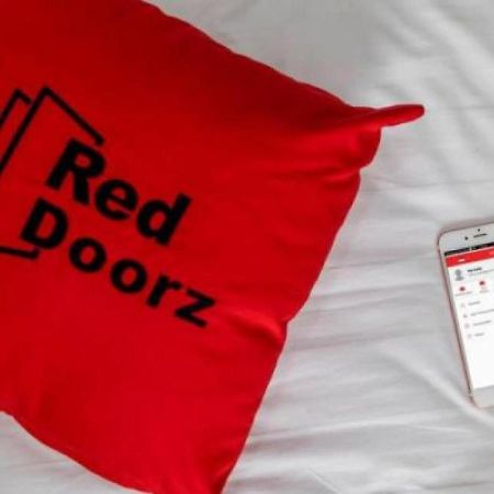 Reddoorz Plus At Hotel Negeri Baru Lodaya Puncak Богор Экстерьер фото