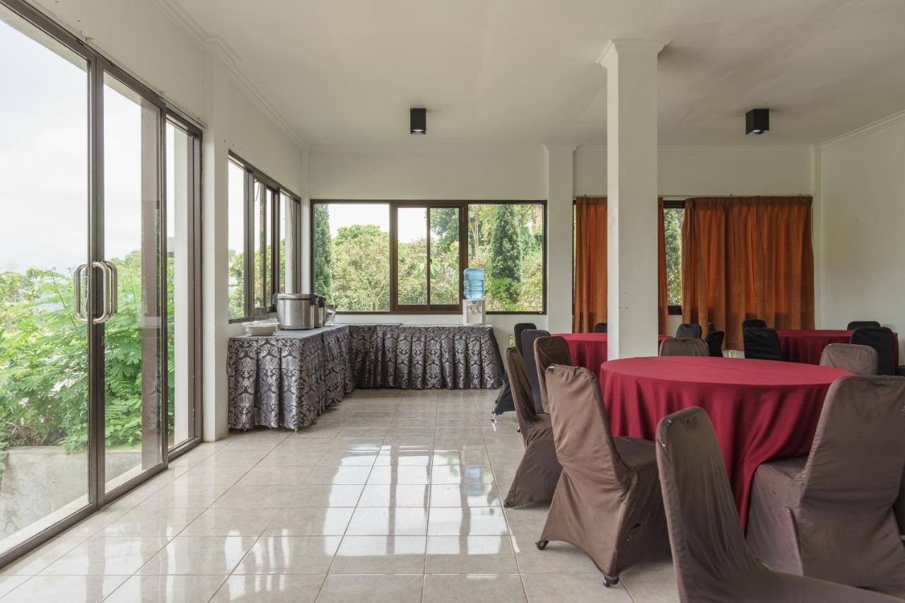 Reddoorz Plus At Hotel Negeri Baru Lodaya Puncak Богор Экстерьер фото
