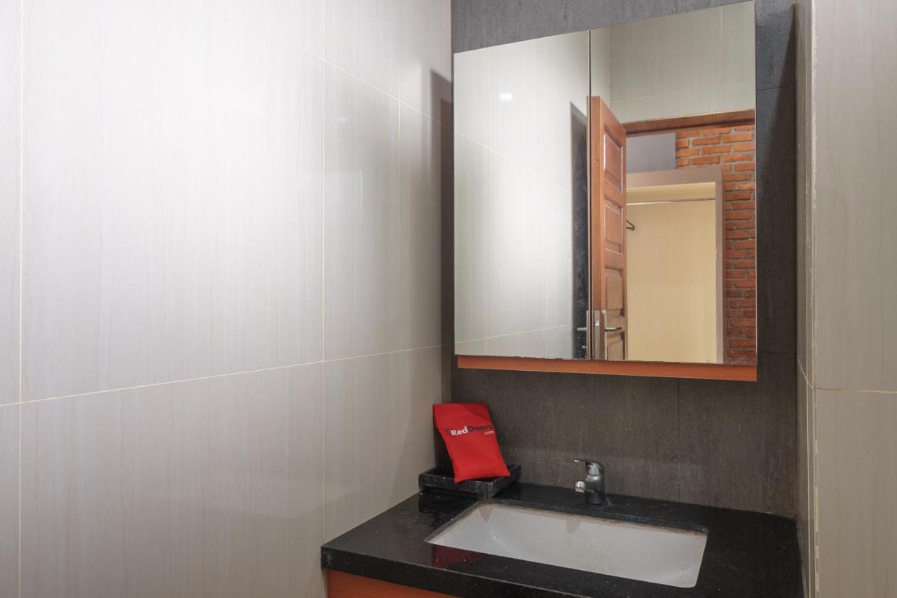 Reddoorz Plus At Hotel Negeri Baru Lodaya Puncak Богор Экстерьер фото