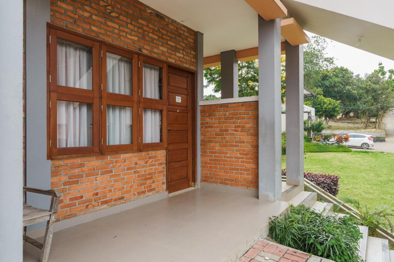 Reddoorz Plus At Hotel Negeri Baru Lodaya Puncak Богор Экстерьер фото