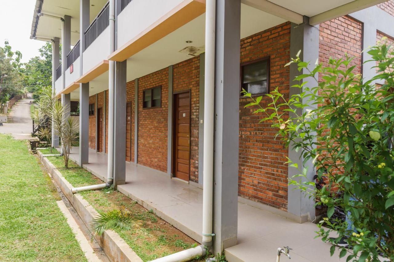Reddoorz Plus At Hotel Negeri Baru Lodaya Puncak Богор Экстерьер фото