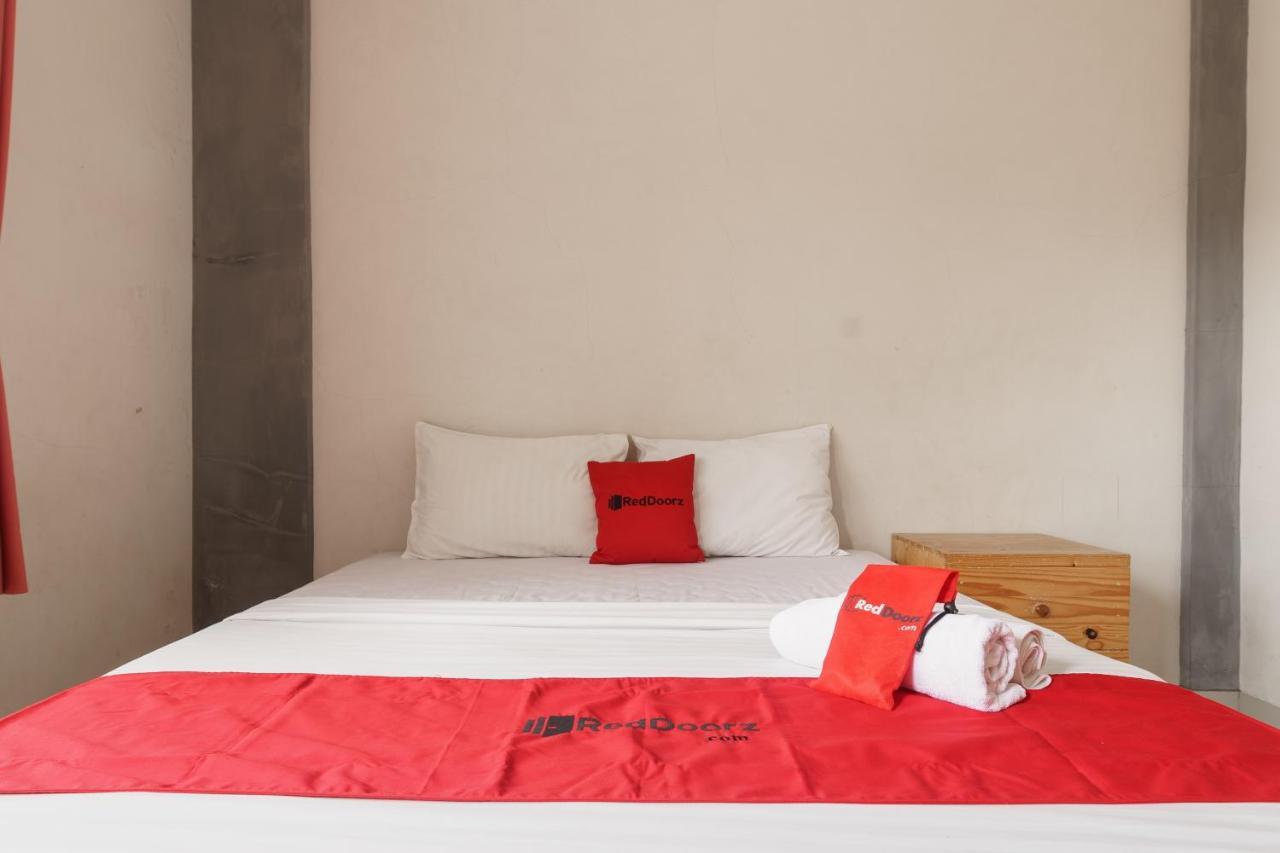 Reddoorz Plus At Hotel Negeri Baru Lodaya Puncak Богор Экстерьер фото