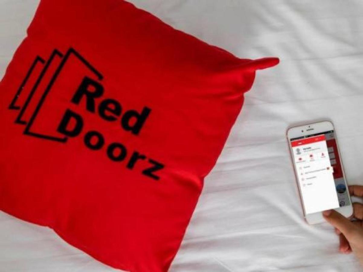 Reddoorz Plus At Hotel Negeri Baru Lodaya Puncak Богор Экстерьер фото